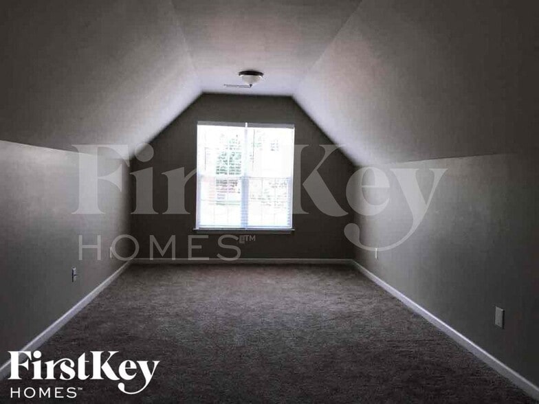 Building Photo - 3750 Wharton Dr