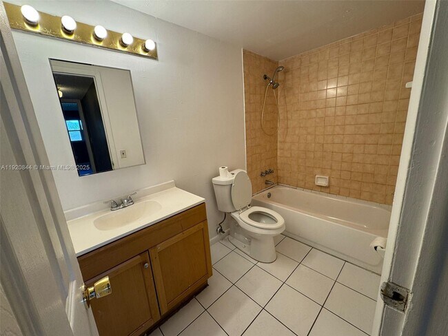 Building Photo - 3710 NW 21st St