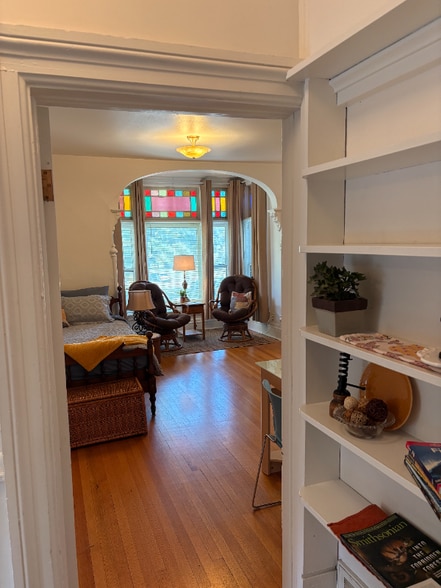 Building Photo - 724.5 Chapin St