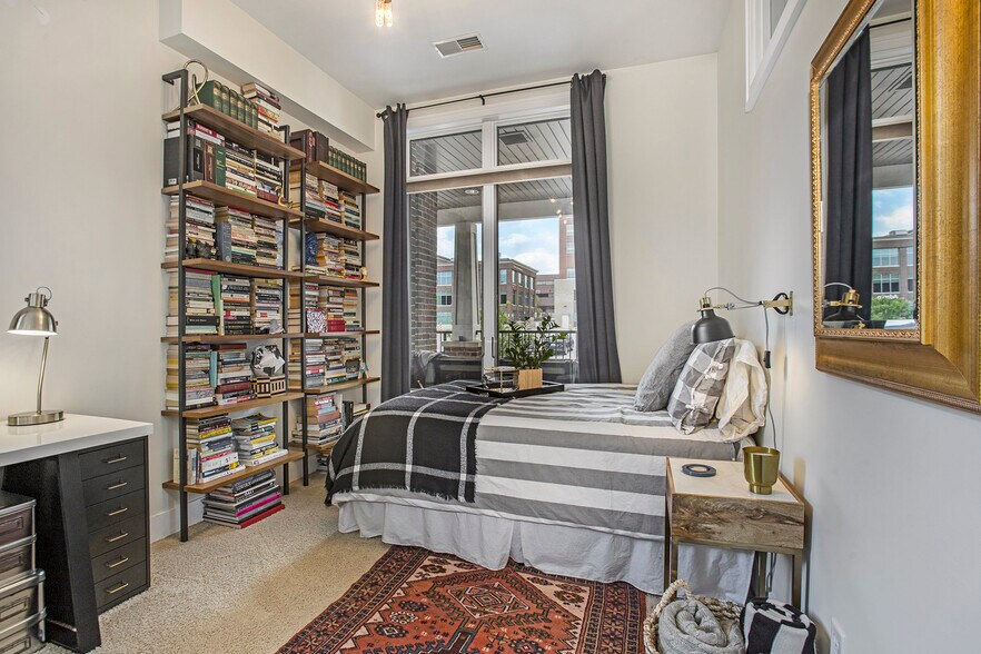 Second Bedroom - 430 Union Ave NE