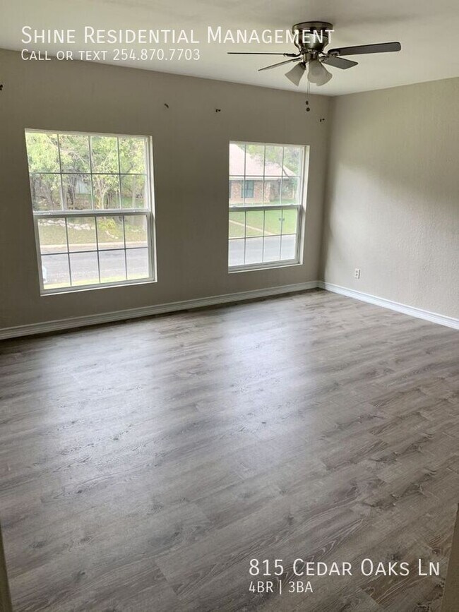 Building Photo - 815 Cedar Oaks Ln