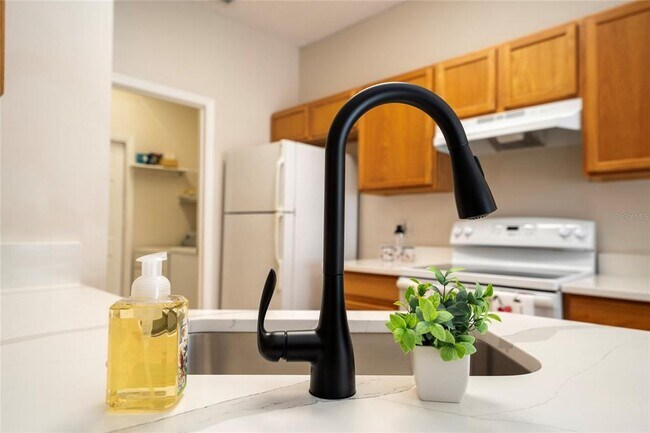 Building Photo - 6274 Glenn Cliff Wy