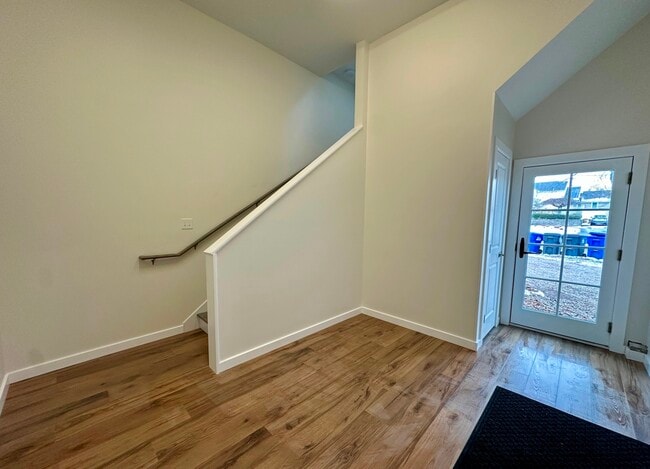 Building Photo - 48 Cedar St