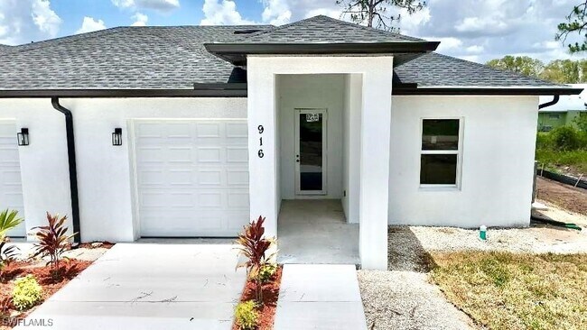 Building Photo - 918 Eisenhower Blvd