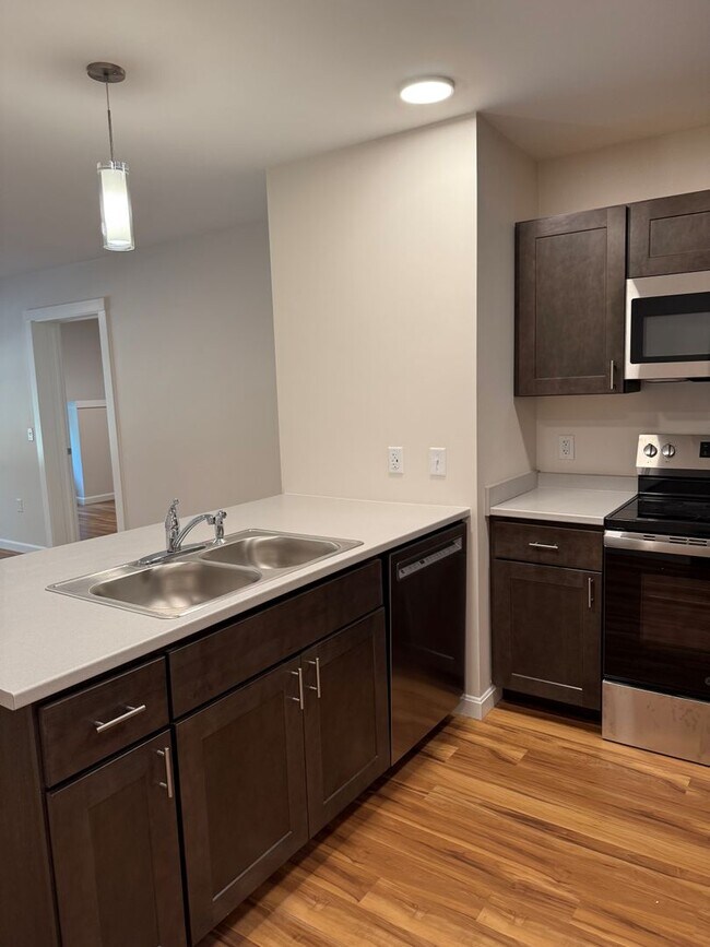 Building Photo - One Bedroom with Den , so many possibilities!