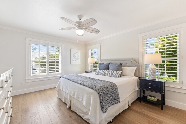 Building Photo - 161 1st St E