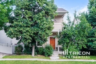 Building Photo - 2434 St Paul Dr