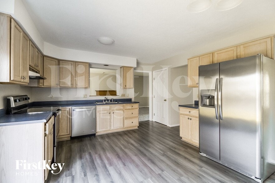 Building Photo - 1636 Cantebury Ln