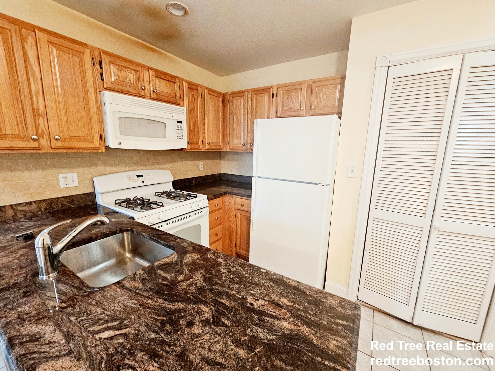 Apt 403 - 95 Westland Ave