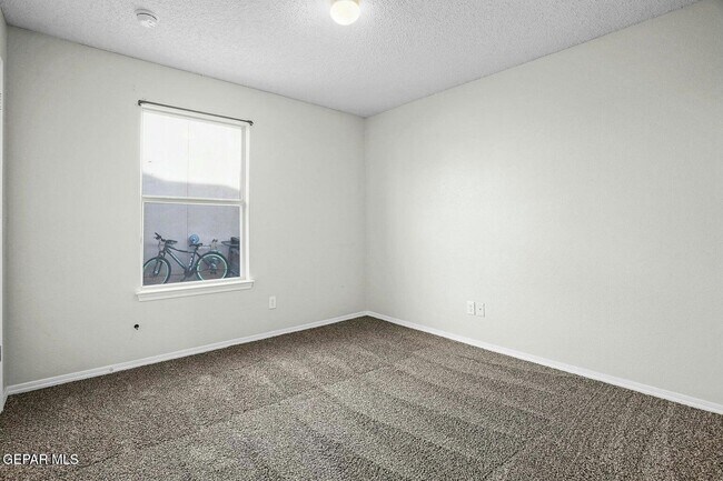 Building Photo - 14223 Poets Rock Ln