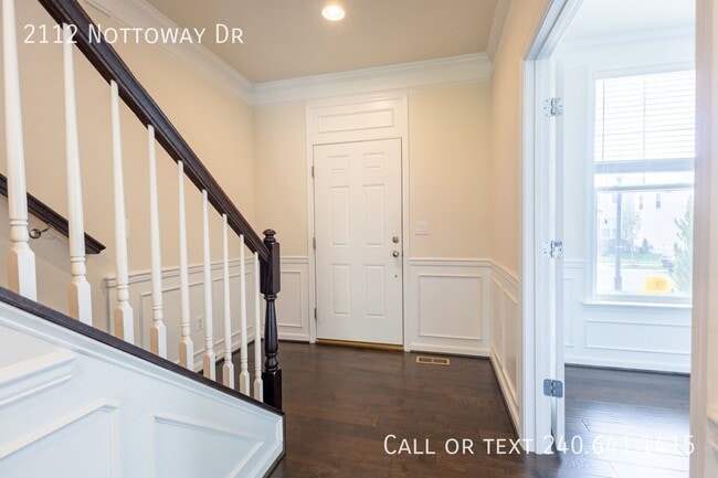 Building Photo - 2112 Nottoway Dr