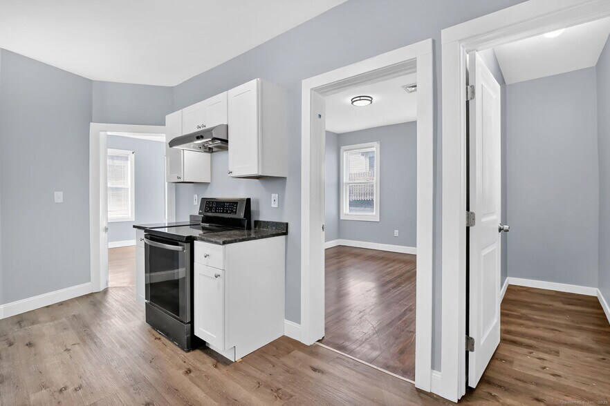 Building Photo - 14 Belden St