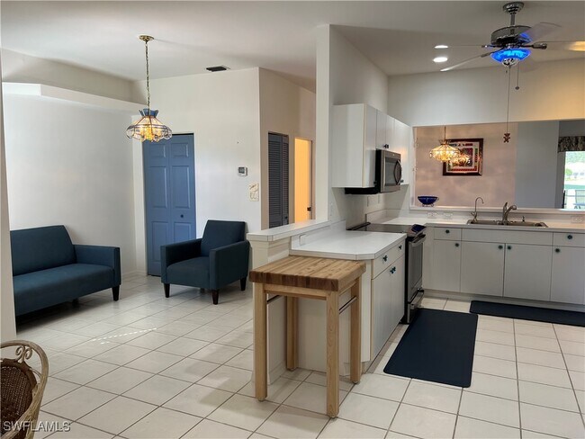 Building Photo - 2081 Crestview Way