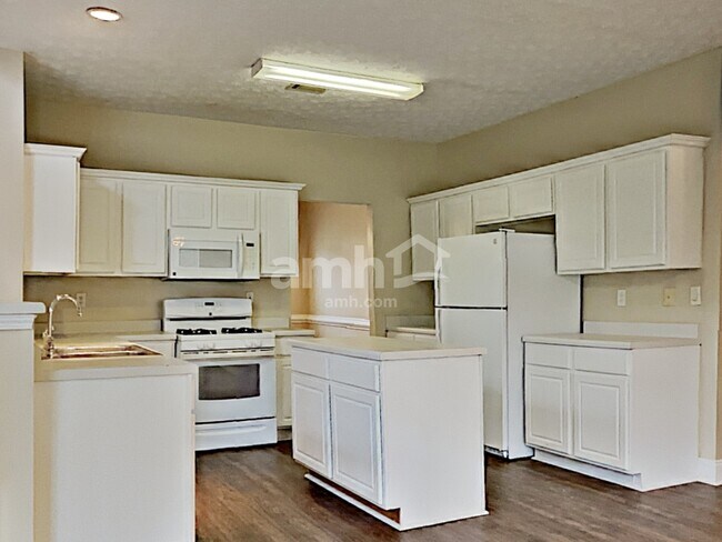 Building Photo - 2257 Caneridge Trail SW