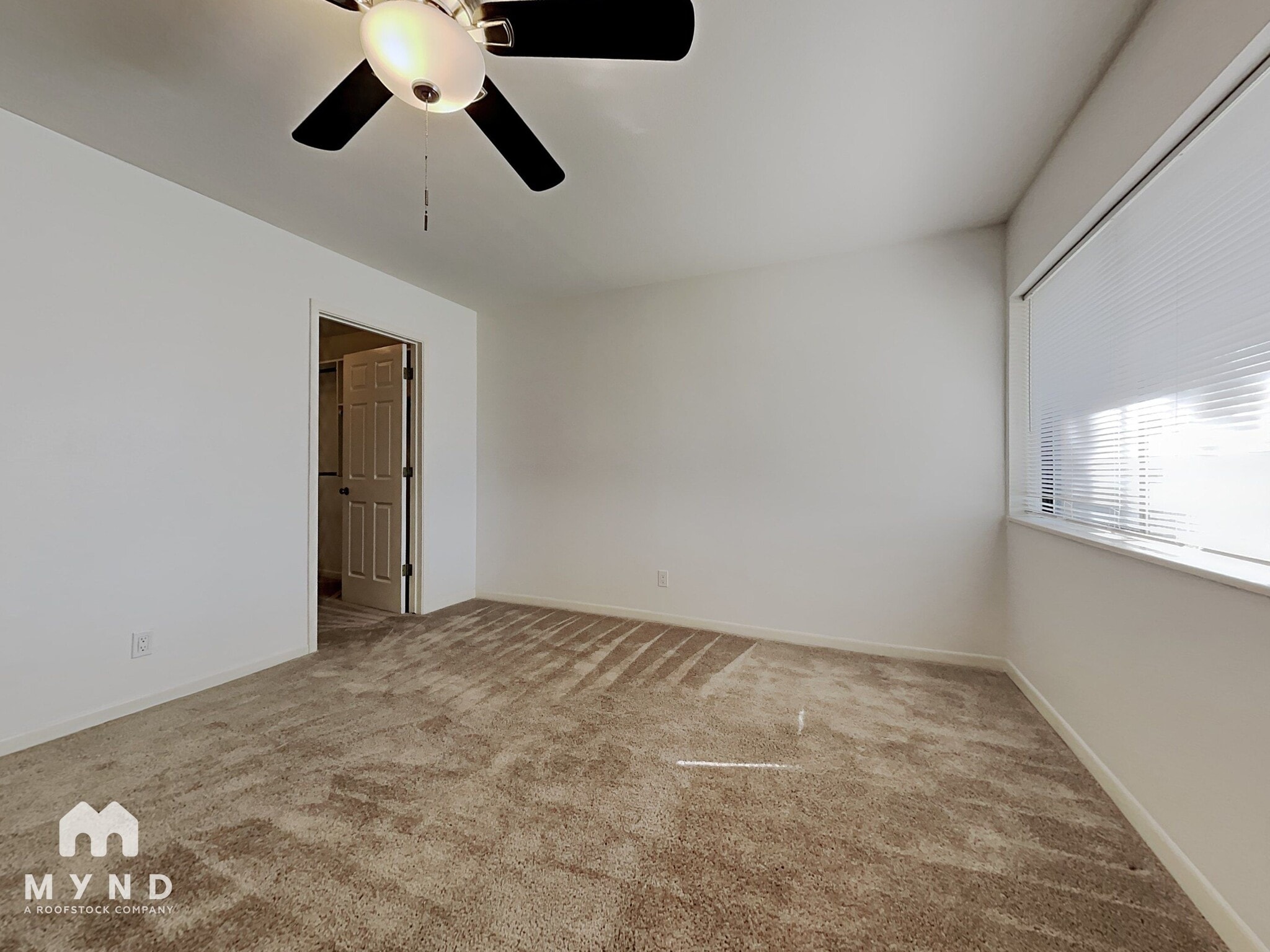 Building Photo - 1550 N Stapley Dr