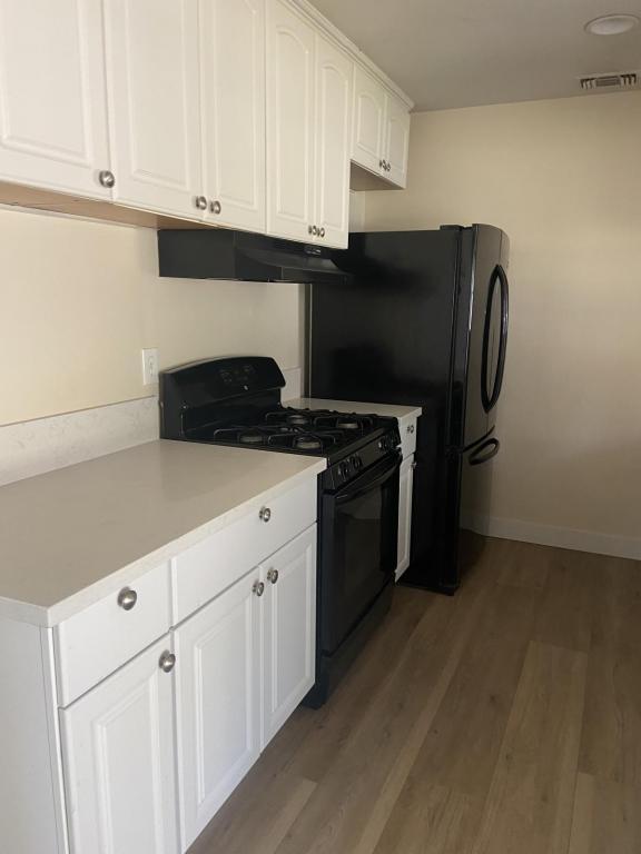 Building Photo - 917 Broadview St