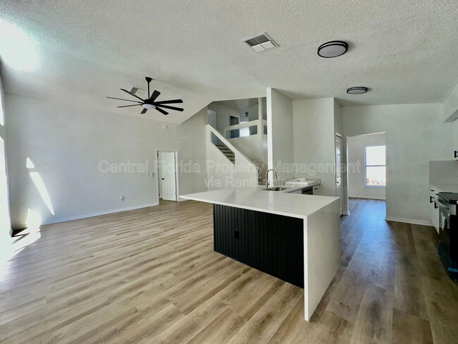 Building Photo - 3032 Bloomsbury Dr