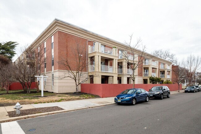 Building Photo - 2100 Grove Ave