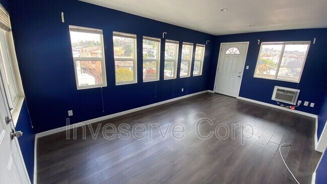 Building Photo - 1165 Sunvue Pl