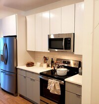 Building Photo - Wedgewood Houston Condo