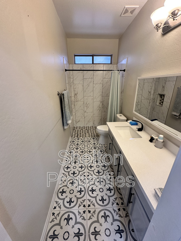 Building Photo - 30311 W Whitton Ave