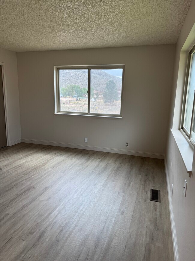 Building Photo - 15797 Fawn Ln