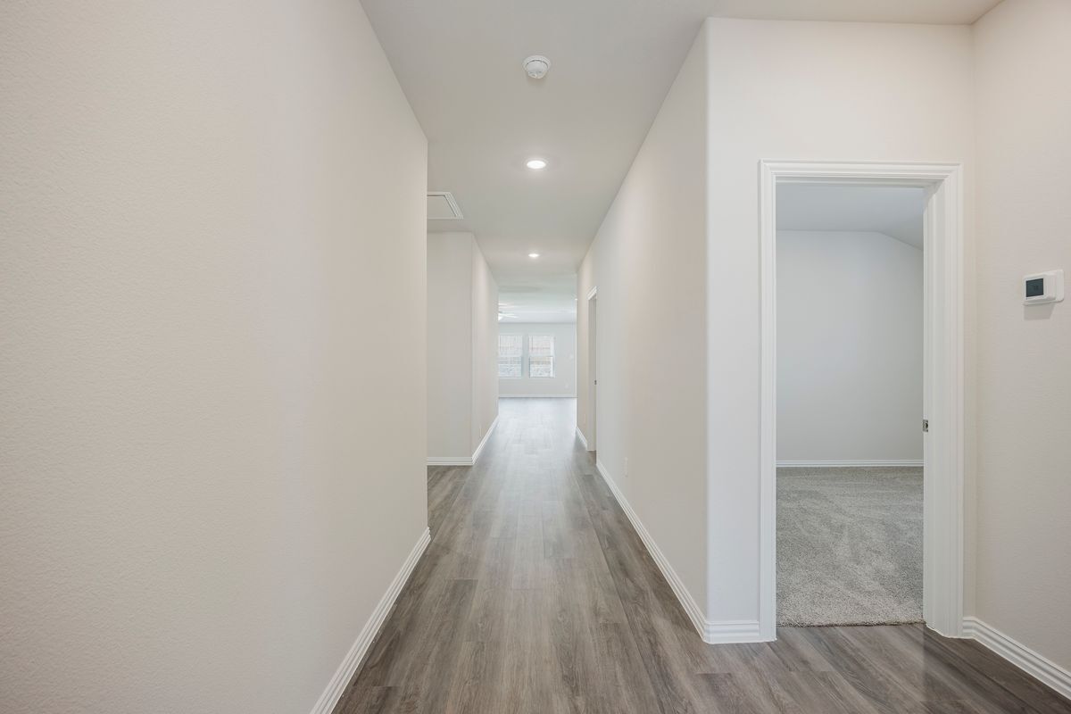 Building Photo - 2121 Gustavus Dr