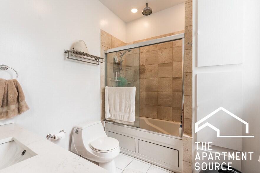 Building Photo - 1407 N Wicker Park Ave