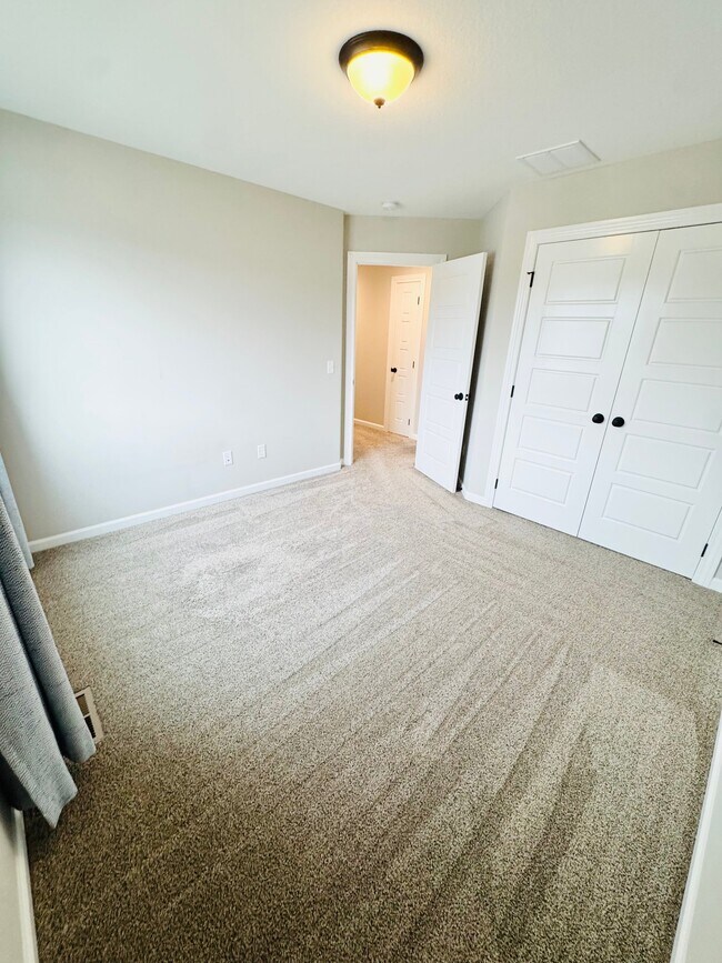 Building Photo - 17171 Delancey Ct