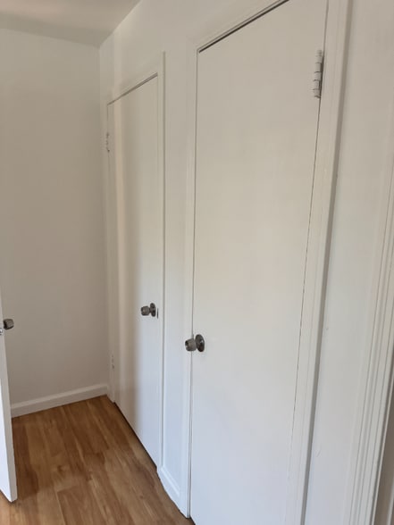 Building Photo - 1161 Acacia Ave