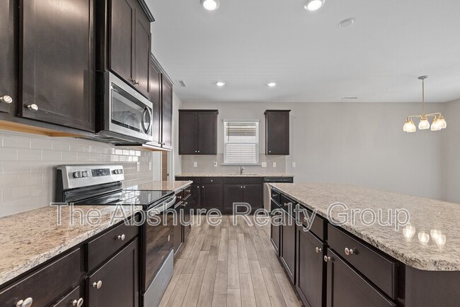 Building Photo - 138 Willow Grove Ln