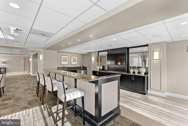 Building Photo - 4601 N Park Ave