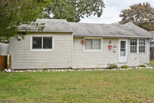 Primary Photo - 218 Hiawatha Blvd