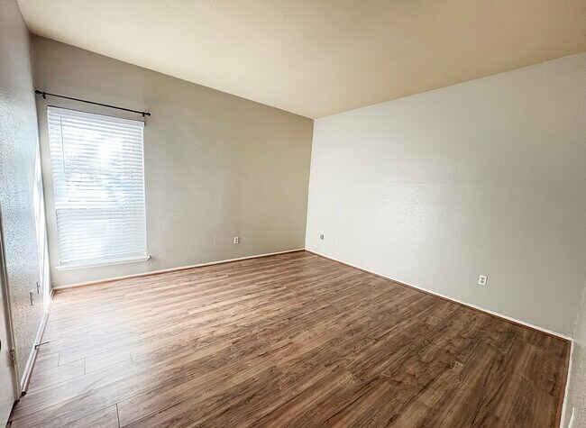 Building Photo - 7950 N Stadium Dr