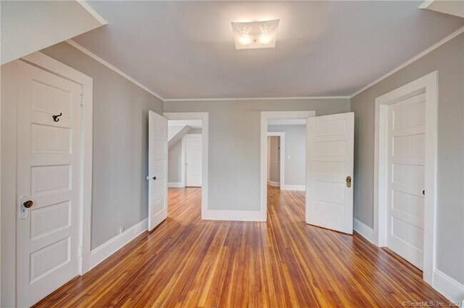 Building Photo - 34 Maplewood Ave