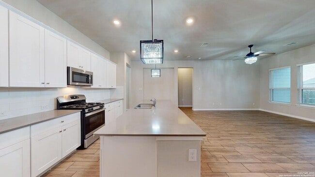 Building Photo - 5911 Akin Glen