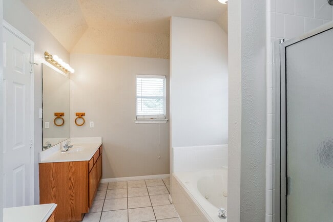 Building Photo - 20415 Blue Beech Dr