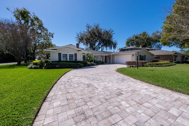 Primary Photo - 6 month lease- AVAIL IN AUGUST- Immaculate...
