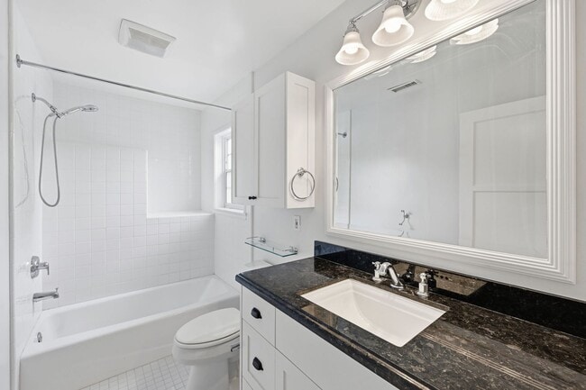 Building Photo - MISSION BAY 4-BED/3-BATH - 3 MIN WALK TO BAY