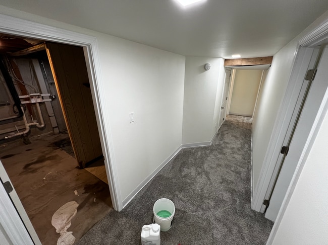 Building Photo - 1105M