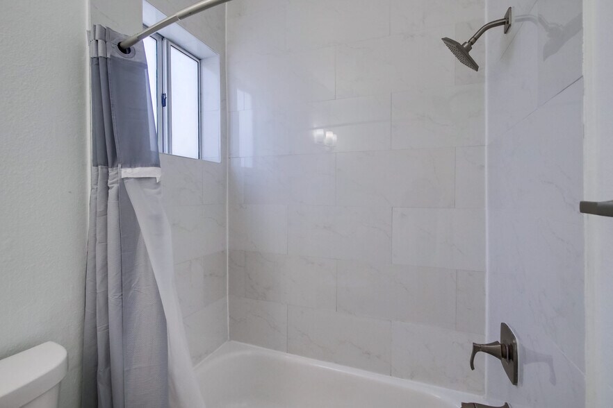 Building Photo - 7140 Calabria Ct