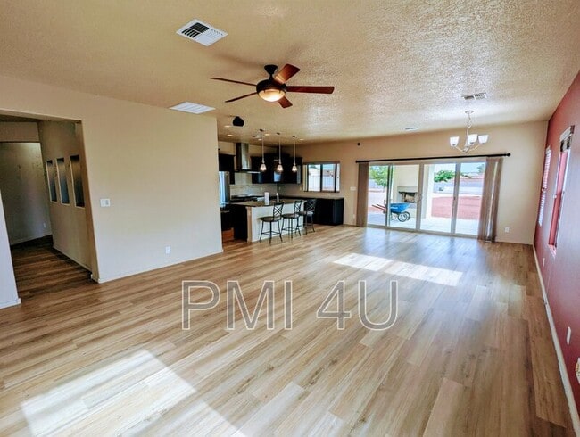 Building Photo - 2317 Garden Rd NE