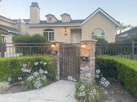 Building Photo - 14320 Hortense St