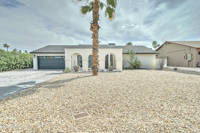 Primary Photo - 2345 E Lupine Ave