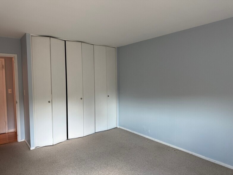 Bedroom - 1255 N Sandburg Ter