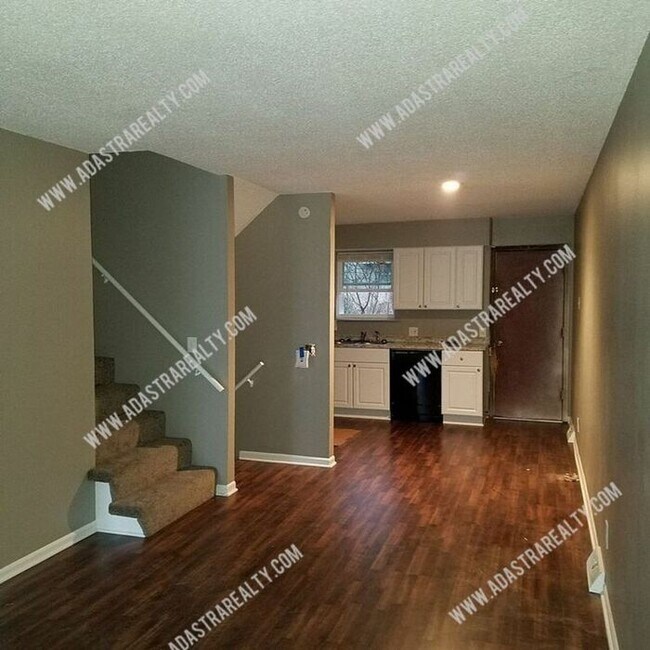 Building Photo - Spacious Olathe Duplex-Available NOW!!