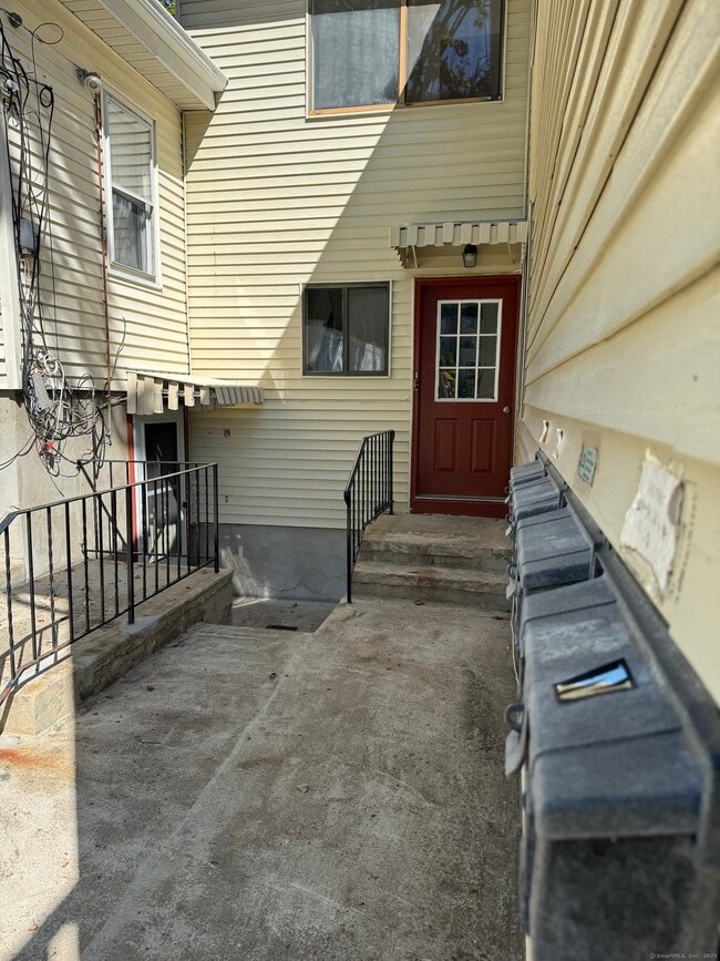 Primary Photo - 11 Cove View Dr