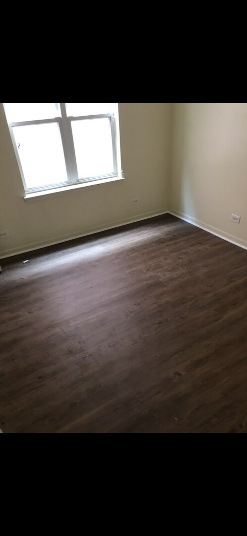 Building Photo - Perfect Condo on Division!