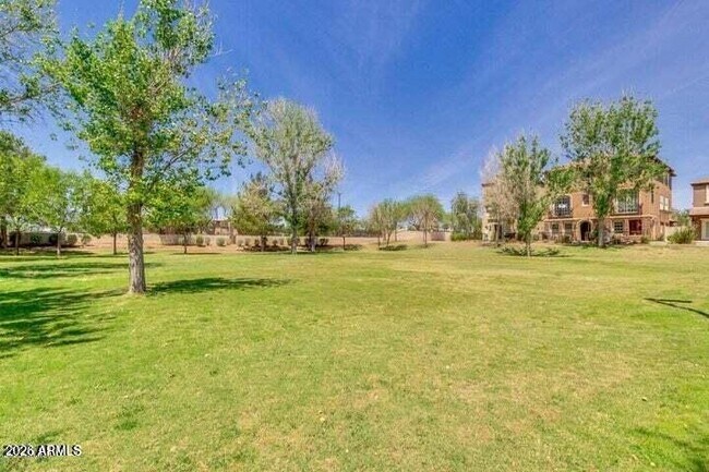Building Photo - 1635 E Dogwood Ln