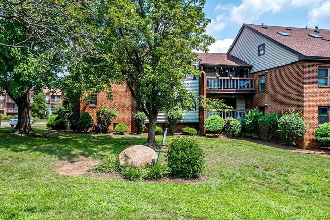 Building Photo - 135 Beverly Hl Ter